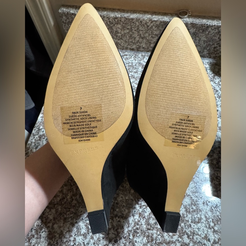 Express Black Suede Wedge Shoes size 7 - Picture 4 of 4